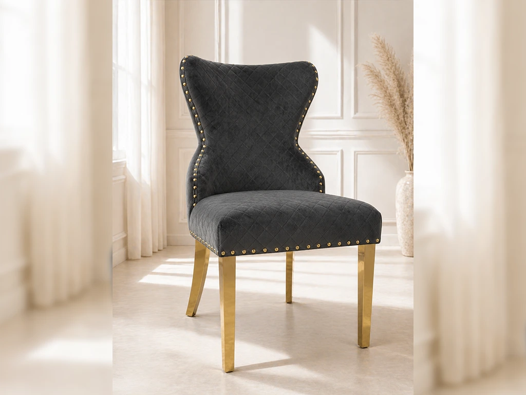 Luxus Stuhl in Schwarz mit goldenen Beinen in der Möbel Galerie Hamburg von Möbel Plaza